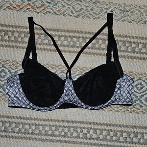 No Boundaries Black and Blue Patterned Bra